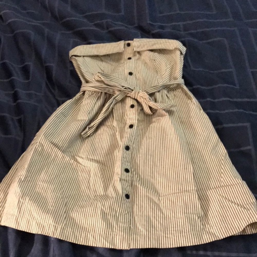 Dress - Picture 6 of 6